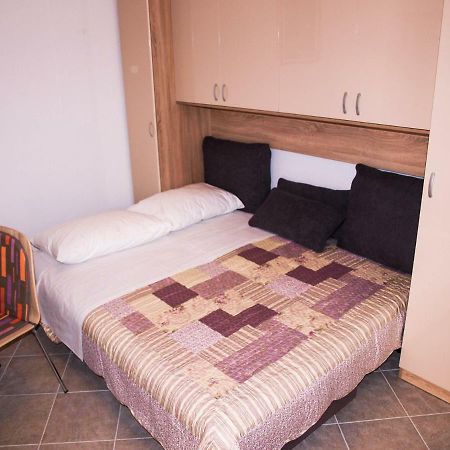 דירות House Nataniel In Omis Near Sea מראה חיצוני תמונה