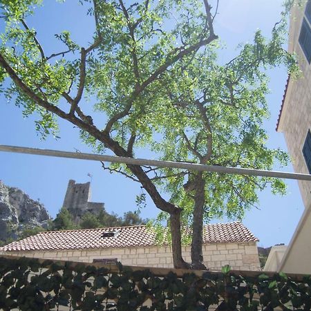 דירות House Nataniel In Omis Near Sea מראה חיצוני תמונה