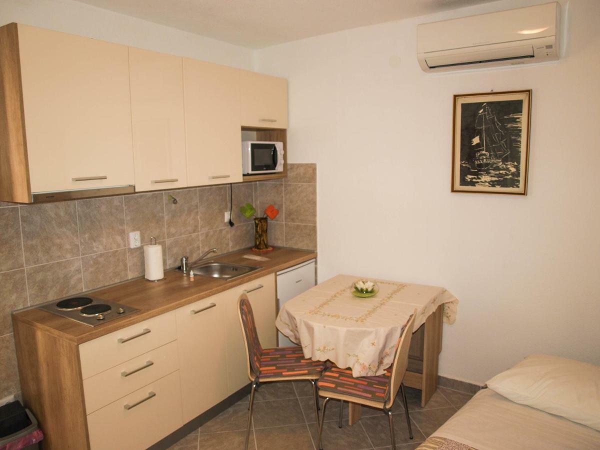 דירות House Nataniel In Omis Near Sea מראה חיצוני תמונה