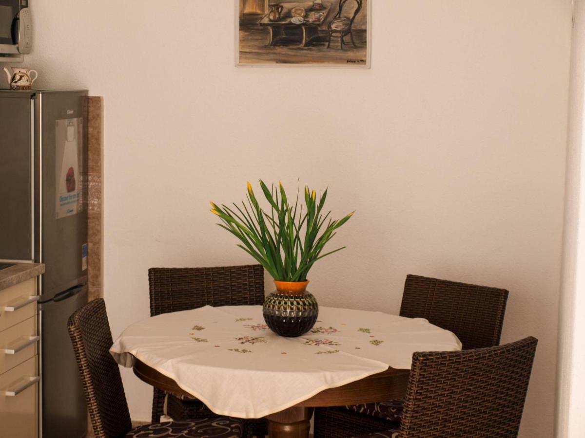 דירות House Nataniel In Omis Near Sea מראה חיצוני תמונה