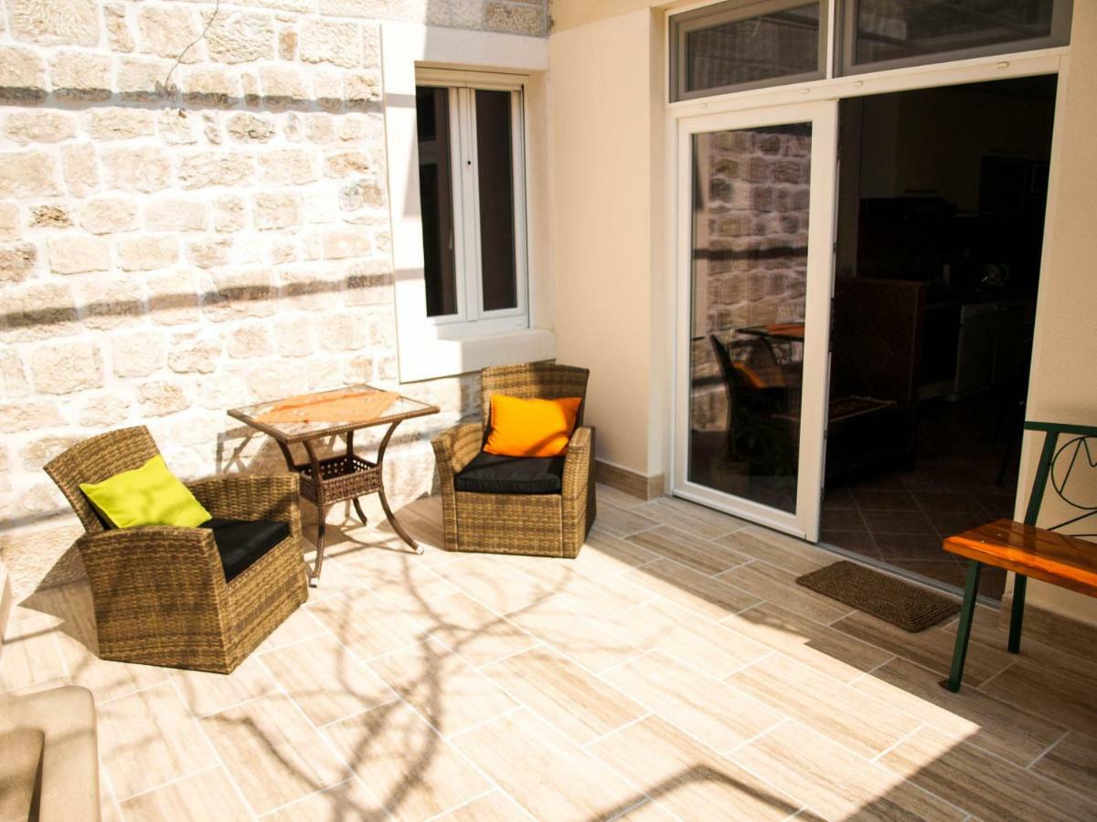 דירות House Nataniel In Omis Near Sea מראה חיצוני תמונה