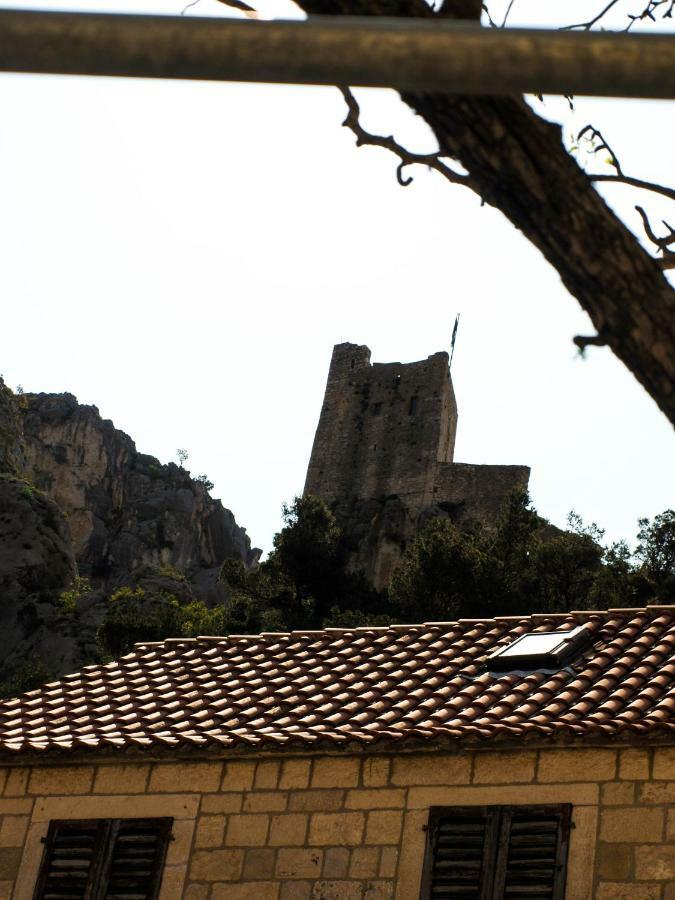 דירות House Nataniel In Omis Near Sea מראה חיצוני תמונה