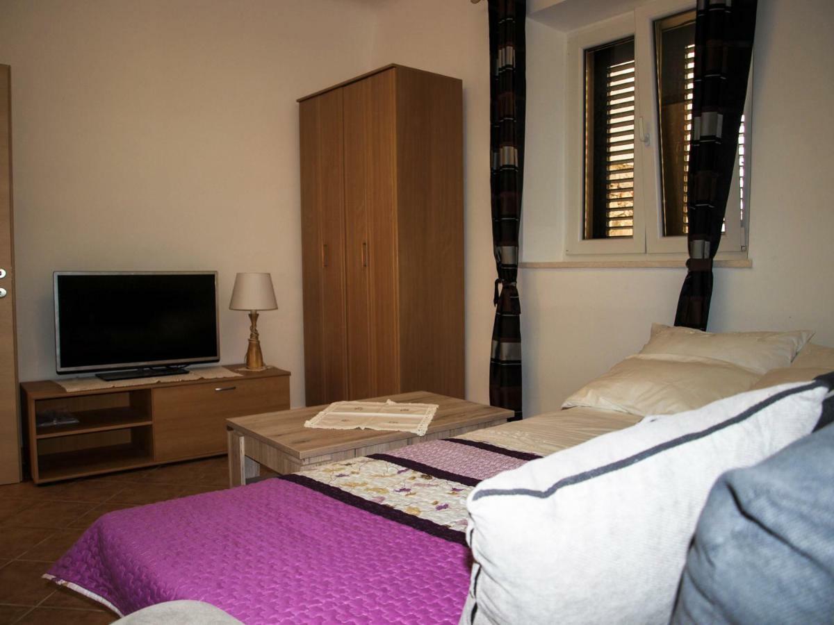 דירות House Nataniel In Omis Near Sea מראה חיצוני תמונה