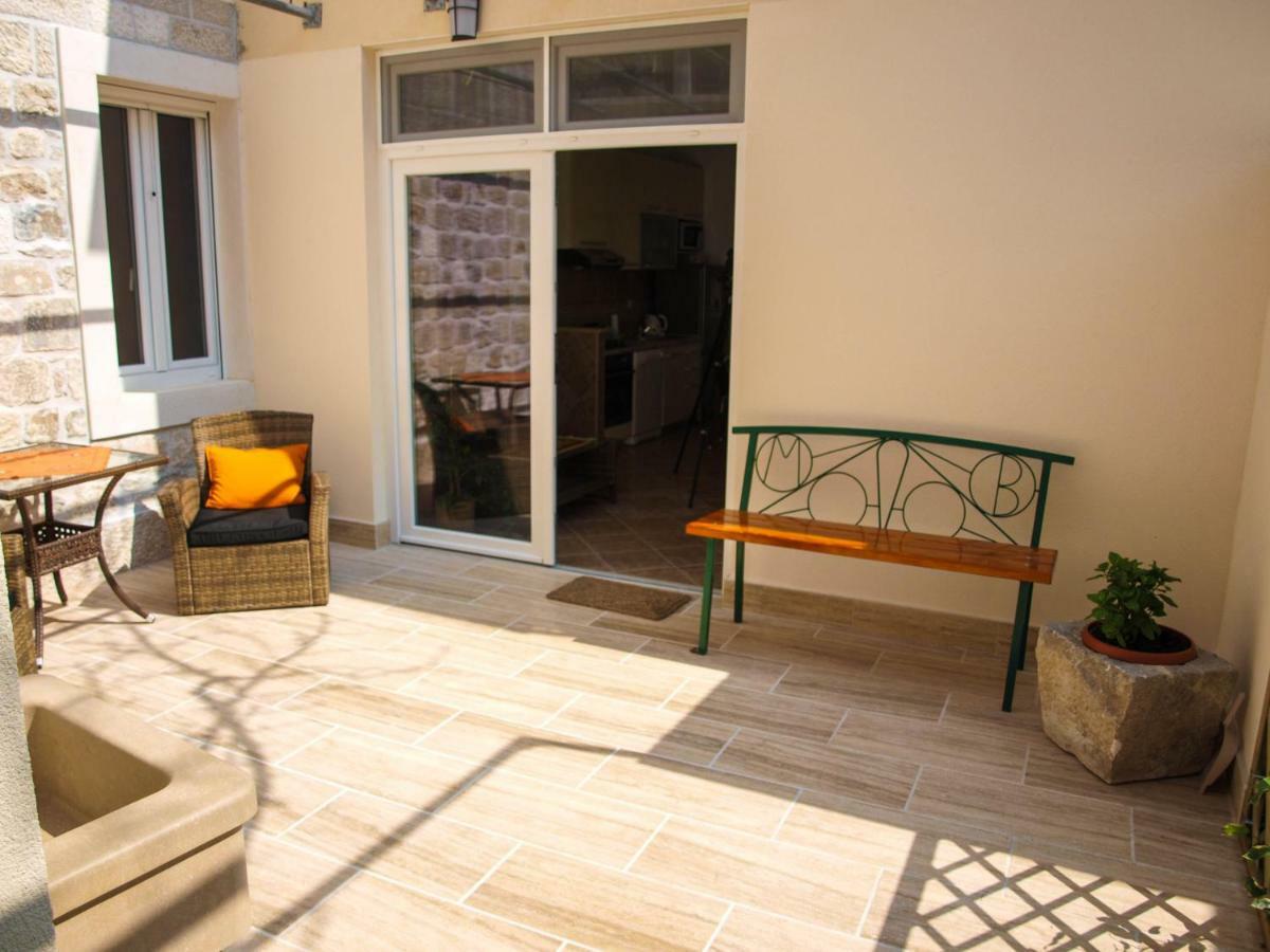 דירות House Nataniel In Omis Near Sea מראה חיצוני תמונה