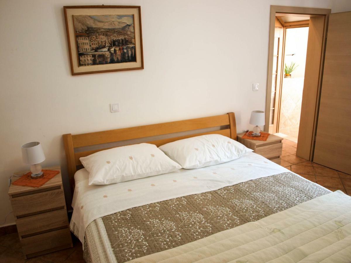דירות House Nataniel In Omis Near Sea מראה חיצוני תמונה