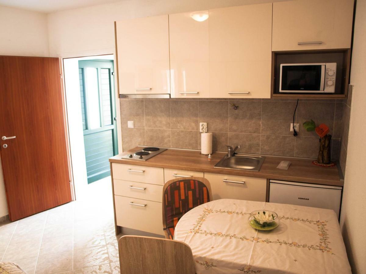 דירות House Nataniel In Omis Near Sea מראה חיצוני תמונה