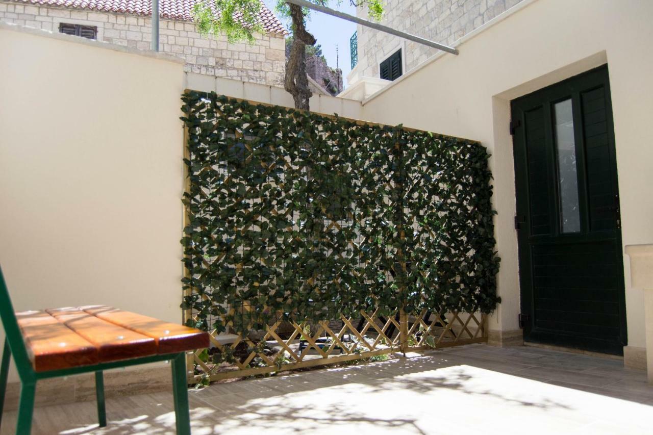 דירות House Nataniel In Omis Near Sea מראה חיצוני תמונה