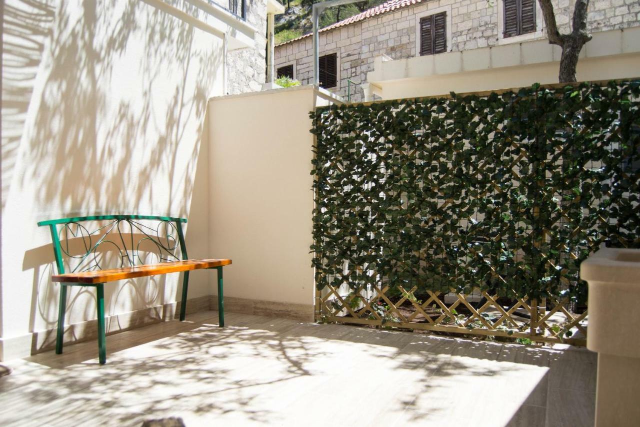 דירות House Nataniel In Omis Near Sea מראה חיצוני תמונה